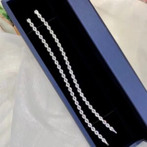 Chain shaped diamond bracelet