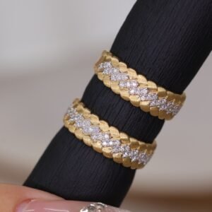 Twisted diamond ring